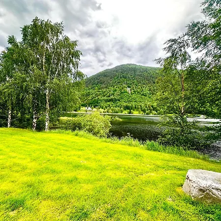 Et Hus Med Flott Utsikt Rollag